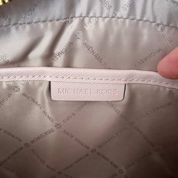 🌼Michael Kors Purse - Picture 12 of 15